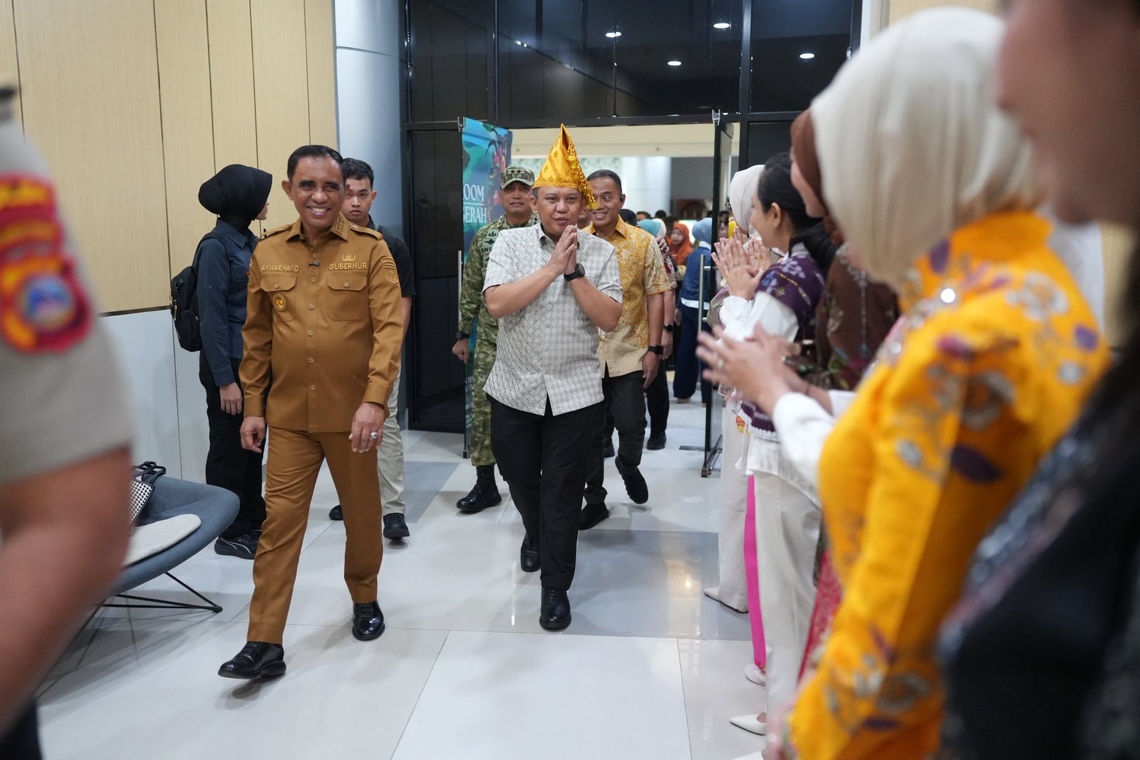 Gubernur Anwar Hafid Sambut Kedatangan Kapolda Baru Sulteng Irjen Pol. Rizal Irawan,Perkuat Sinergi Jaga Kamtibmas